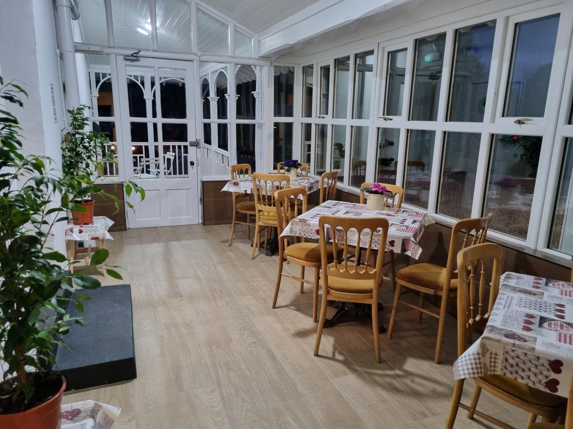 The Monkey Puzzle Hotel Bunclody Exterior foto